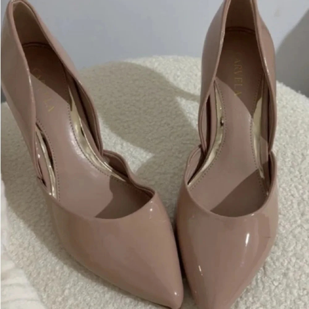 Chic Beige Heels for Women - Picture 2 of 4
